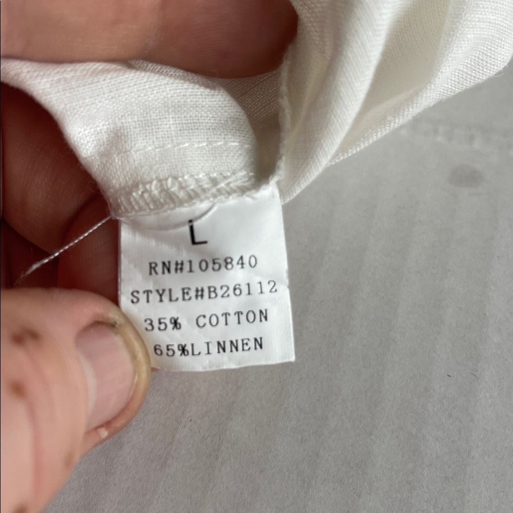White Sleeveless Romper with Zipper and Pockets - Picture 14 of 14